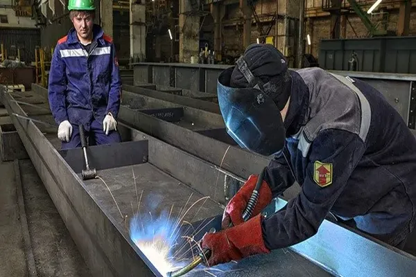 فاصله نوک الکترود تا قطعه کار