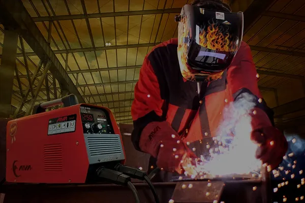 ولتاژ جوشکاری