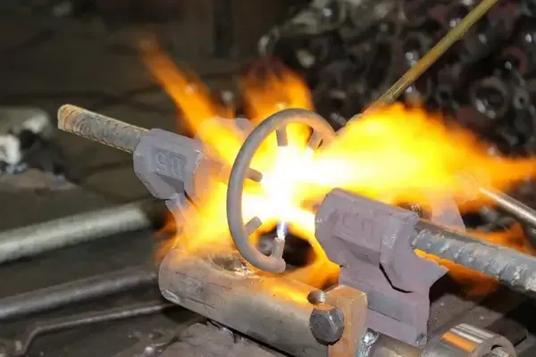 به برق نیاز ندارد